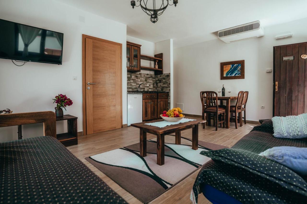 Etno Garden Apartments ปลิตวิตซาเซโล ภายนอก รูปภาพ